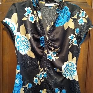 Worthington ladies button down blouse